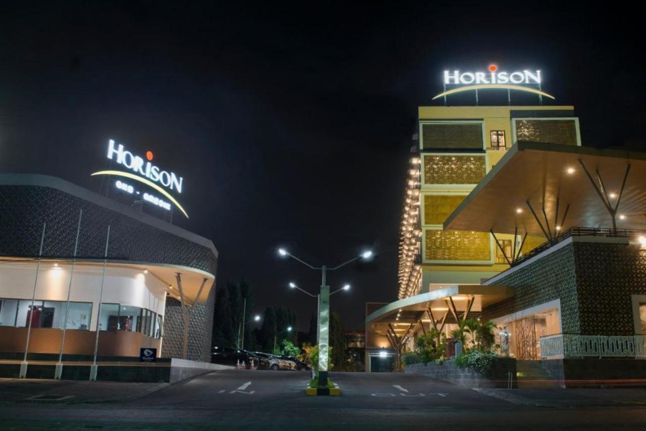 Horison Gkb Gresik Hotel Ngoại thất bức ảnh