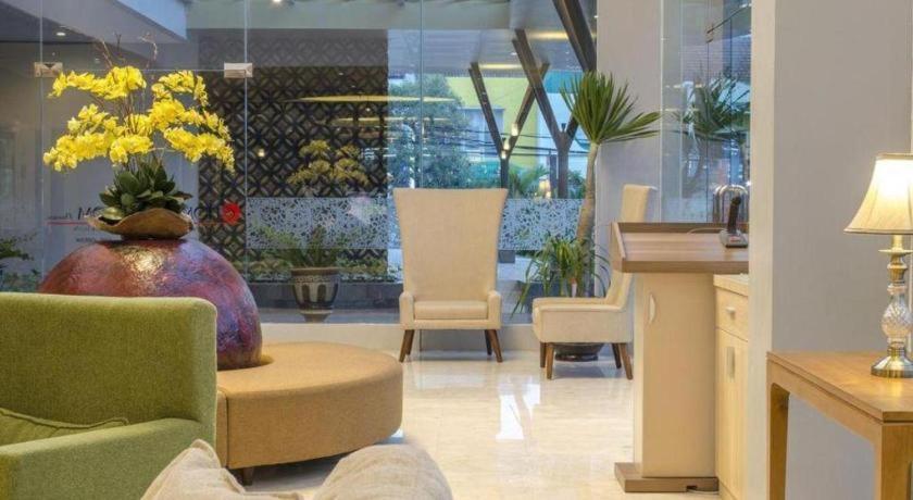 Horison Gkb Gresik Hotel Ngoại thất bức ảnh