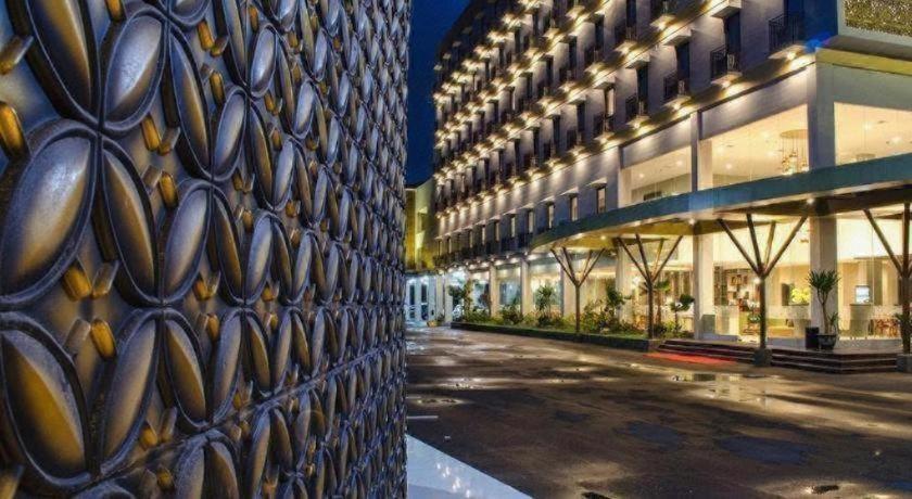 Horison Gkb Gresik Hotel Ngoại thất bức ảnh